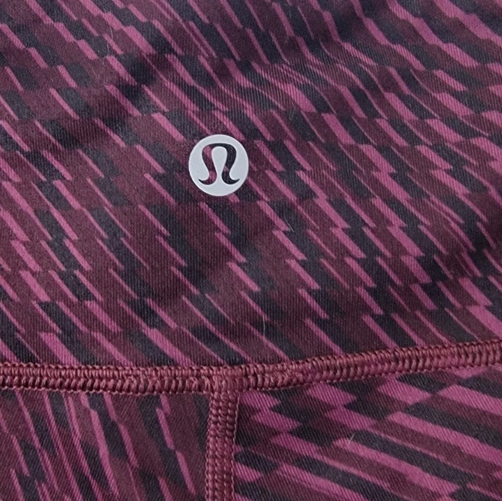 Lululemon Athletica woman's size 6 Shiftted Horizon red and grape color